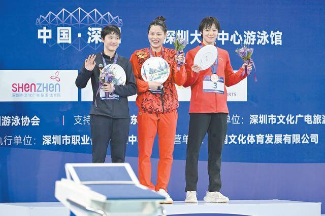 阿拉伯联合酋长国选手击败对手获得游泳女子比赛冠军的简单介绍