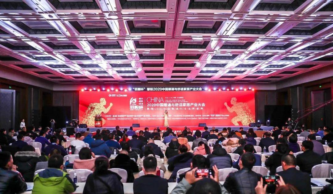 包含瑞士队员摘得最佳球员殊荣荣耀绽放赛场的词条